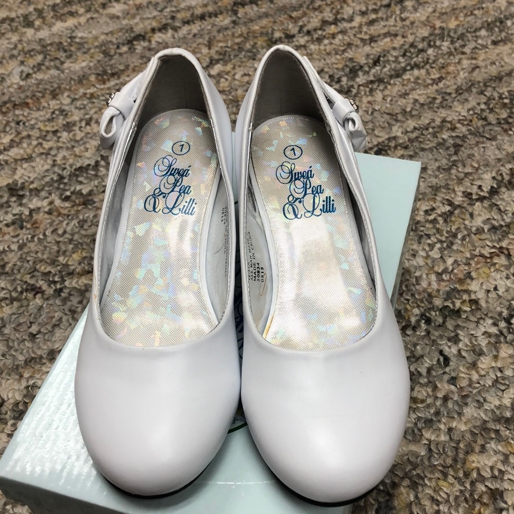 “Gina” Girls Dress Shoes w/side Bow